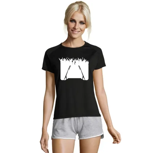 Fußballfans vorm Stadion T-Shirt Frauen Sporty