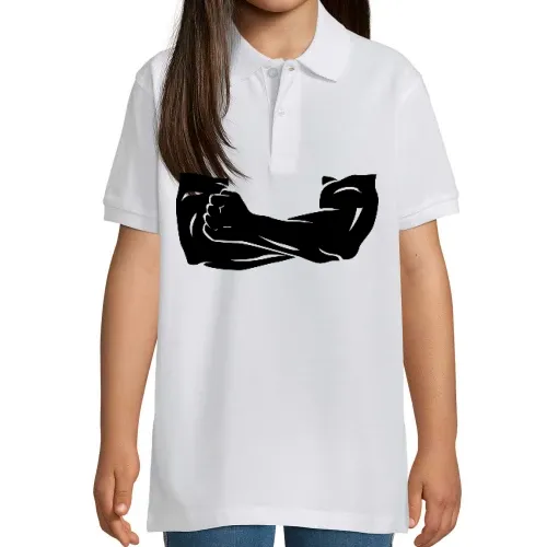 verschrenkter Arme mit Faust Polo