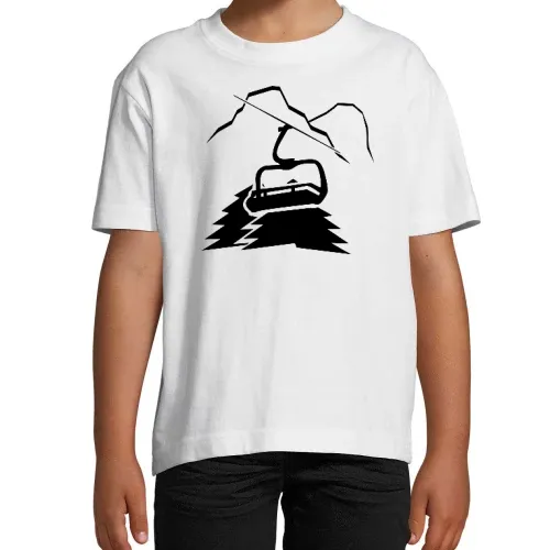 Berglandschaft mit Lift und Gipfel Kinder T-Shirt