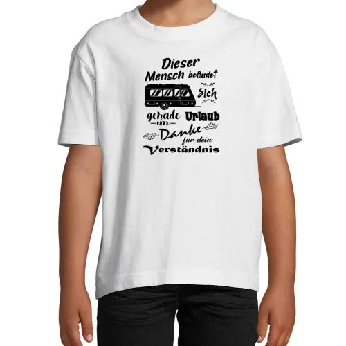 Dieser Mensch Befindet Sich Im Urlaub Wohnwagen Kinder T-Shirt