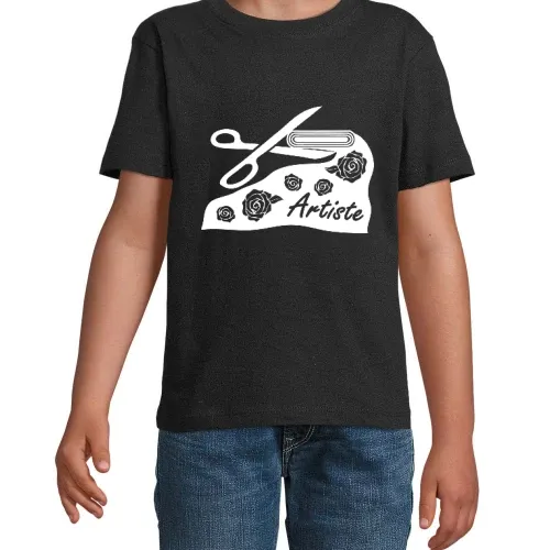 Mit Stoff und Schere zum Kunstprojekt T-Shirt