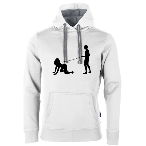 Mann geht mit Frau gassi Männer Hoodie
