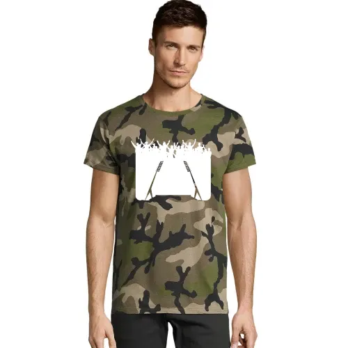 Fußballfans vorm Stadion Männer T-Shirt