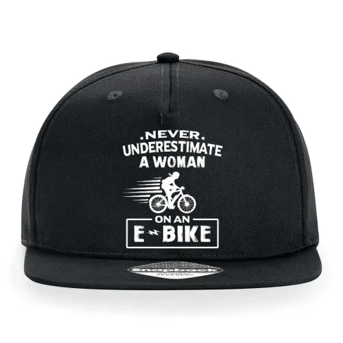 Never Underestimate A Woman On An Ebike Radfahrer Cap Sonstig. Snapback Rapper