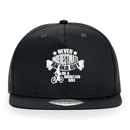 Never Underestimate An Old Guy On A Mountain Bike Cap Sonstig. Snapback Rapper